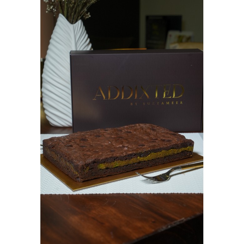 ADDIXTED KUNAFA PISTACHIO BROWNIE TRAY