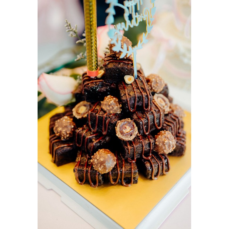 ADDIXTED BROWNIE TIER CAKE CELEBRATE WITH CHOCOLATE ELEGANCE